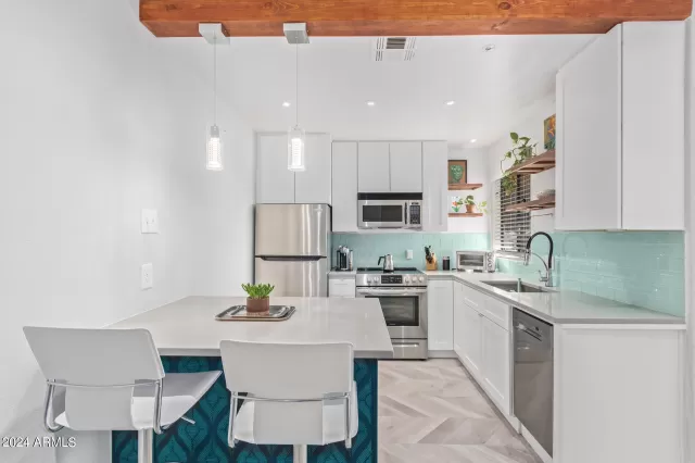 MLS: 6663499 Condo For Sale