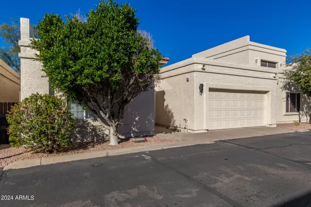 MLS: 6663753 Condo For Sale