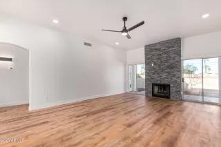 Photo #4: 6663753 Listing