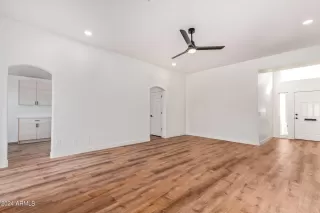 Photo #6: 6663753 Listing