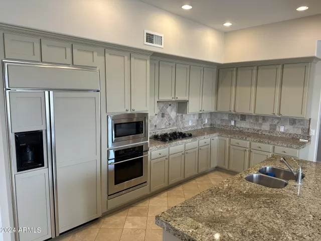 MLS: 6663971 Condo For Sale