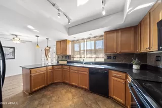 Photo #2: 6663999 Listing 