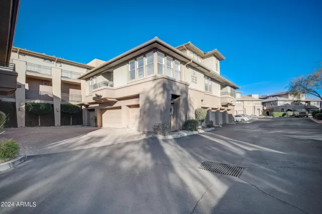 MLS: 6664502 Condo For Sale