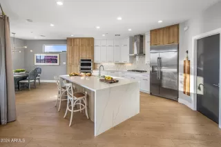 Photo #4: 6664503 Listing