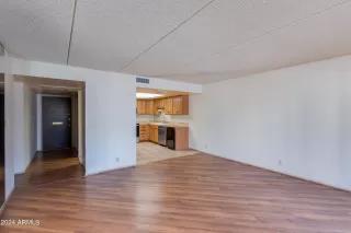 Photo #5: 6664726 Listing 