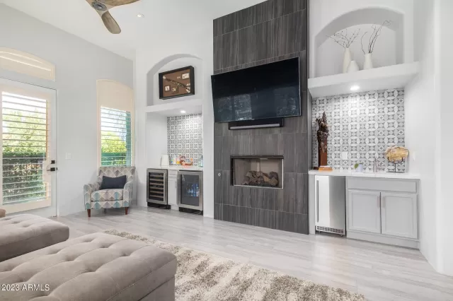 MLS: 6664732 Condo For Sale