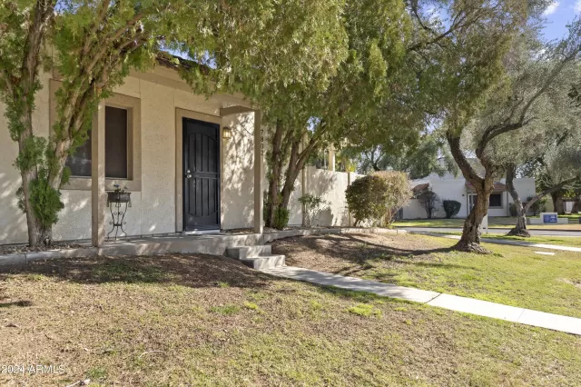 MLS: 6664772 Condo For Sale