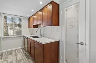 Photo #5: 6664772 Listing