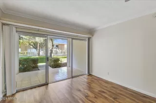 Photo #5: 6664837 Listing