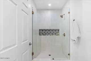 Photo #4: 6664985 Listing 