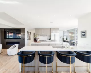 Photo #6: 6665296 Listing