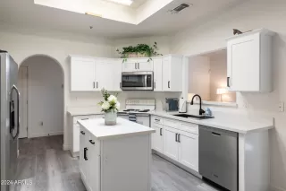 Photo #6: 6665471 Listing