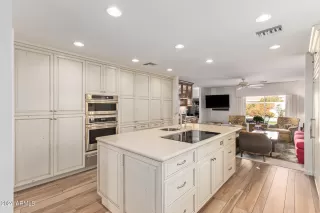 Photo #3: 6665640 Listing