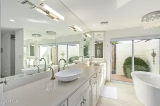 Photo #4: 6665640 Listing