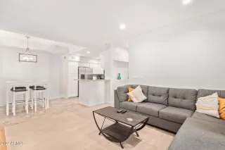 Photo #6: 6665815 Listing