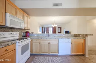 Photo #6: 6665830 Listing