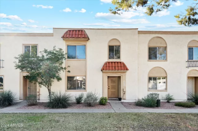 MLS: 6665920 Condo For Sale