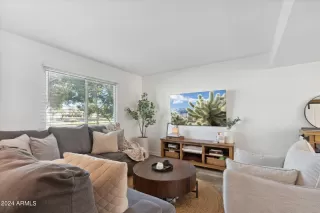 Photo #3: 6665920 Listing