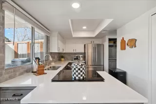 Photo #4: 6665920 Listing