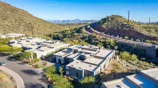 Photo #5: 6666703 Listing