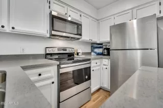 Photo #4: 6666759 Listing