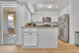 Photo #5: 6666759 Listing