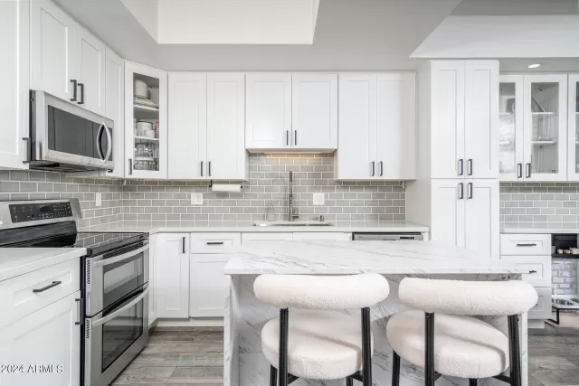 MLS: 6666792 Condo For Sale