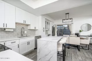 Photo #3: 6666792 Listing