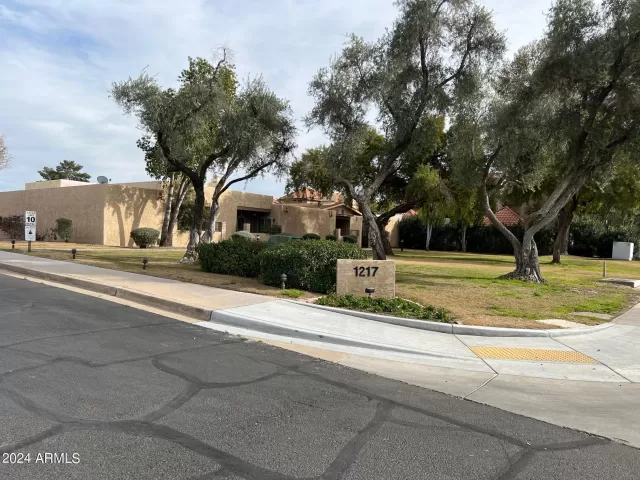 MLS: 6666878 Condo For Sale