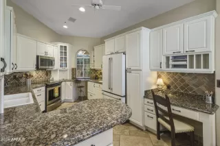 Photo #5: 6667032 Listing