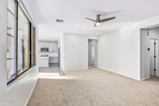 Photo #6: 6667771 Listing