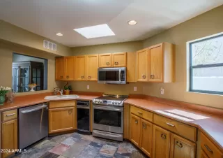 Photo #2: 6668121 Listing 