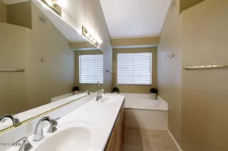 Photo #5: 6668121 Listing 