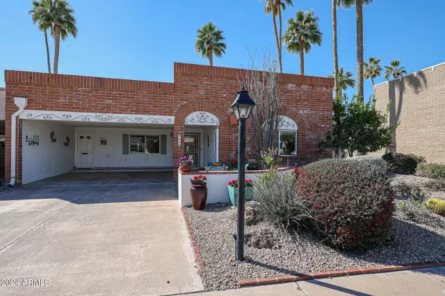 MLS: 6668142 Condo For Sale