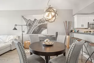 Photo #6: 6668387 Listing