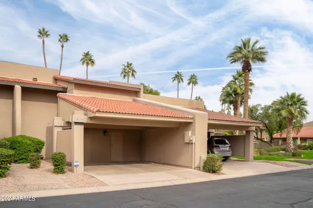 MLS: 6668530 Condo For Sale