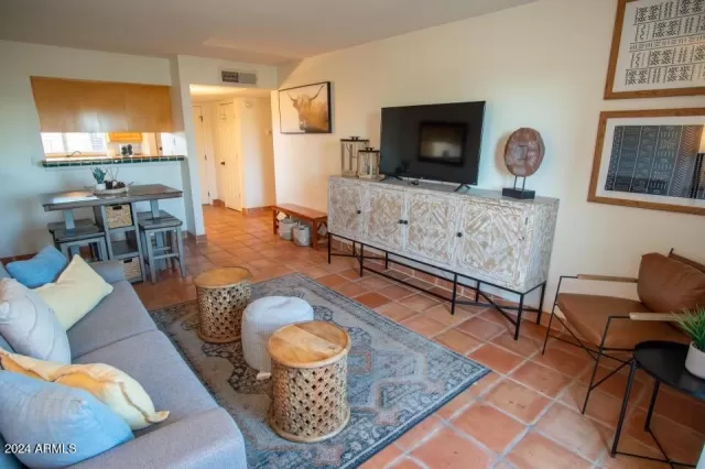 MLS: 6668660 Condo For Sale