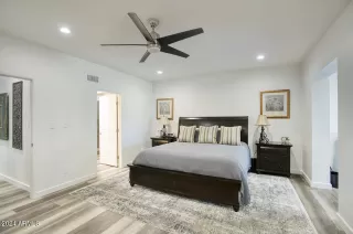Photo #5: 6668919 Listing