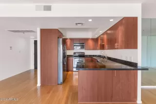 Photo #6: 6669160 Listing 