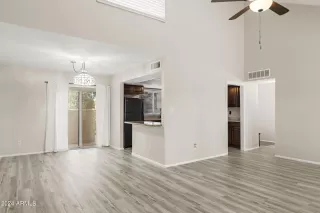 Photo #6: 6669173 Listing 