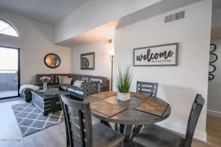 Photo #2: 6669237 Listing 