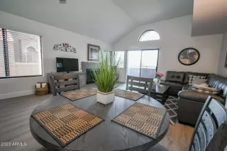 Photo #3: 6669237 Listing 