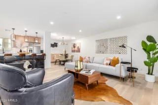 Photo #2: 6669297 Listing 