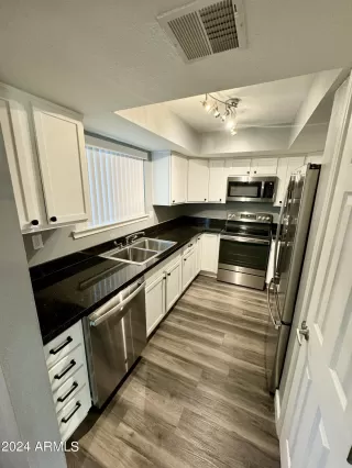Photo #6: 6669339 Listing 