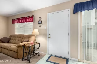 Photo #6: 6669419 Listing