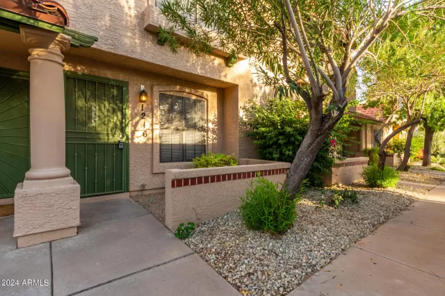 MLS: 6669437 Condo For Sale