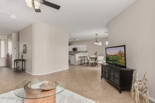 Photo #6: 6669532 Listing