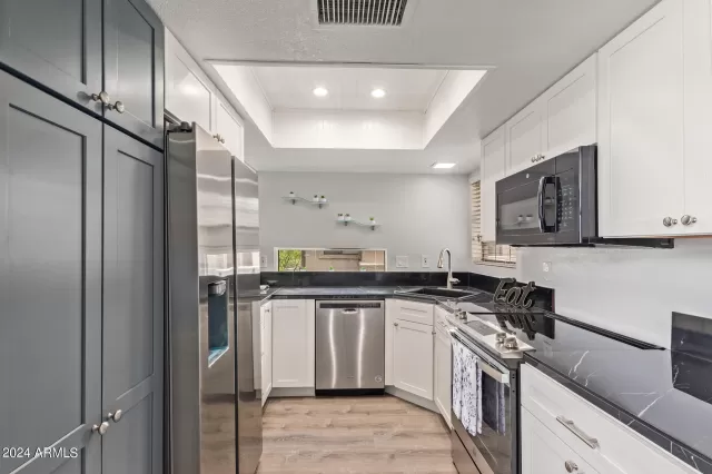 MLS: 6669629 Condo For Sale