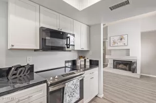 Photo #3: 6669629 Listing
