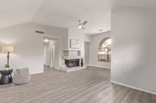 Photo #4: 6669629 Listing